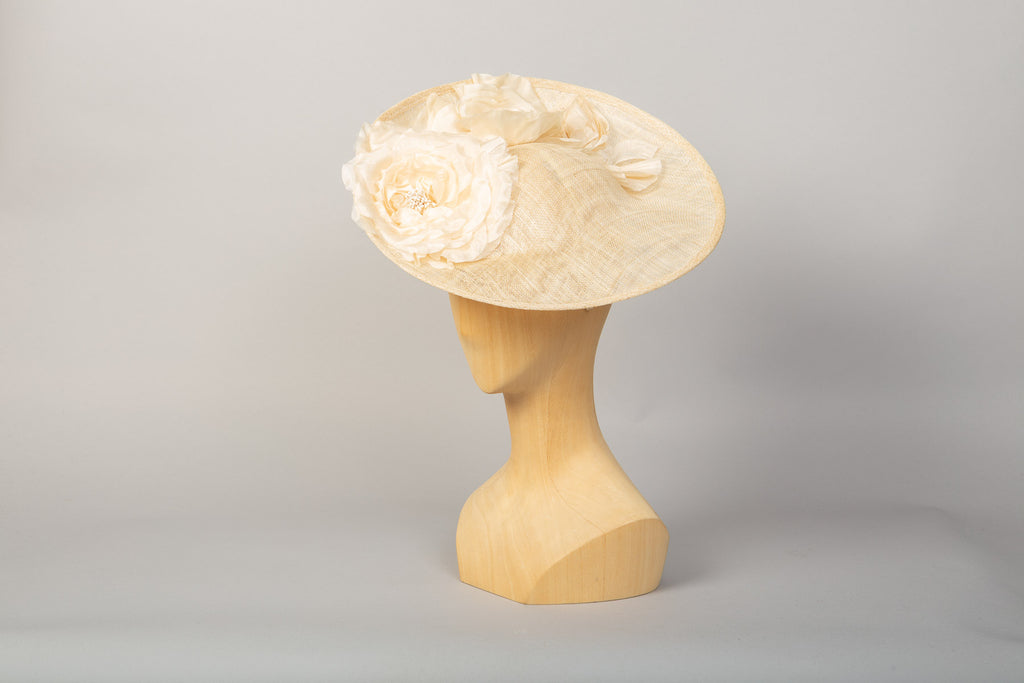 bibi ceremonie meghan habille fleur écru 3/4