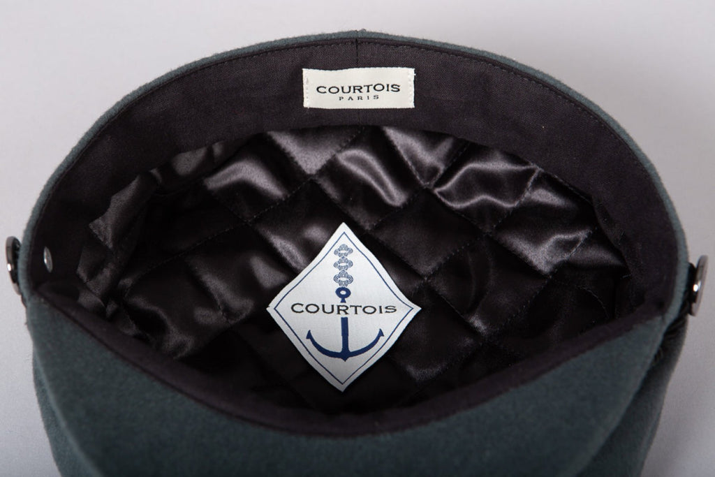 Carnac casquette de marin cachemire céladon zoom écusson