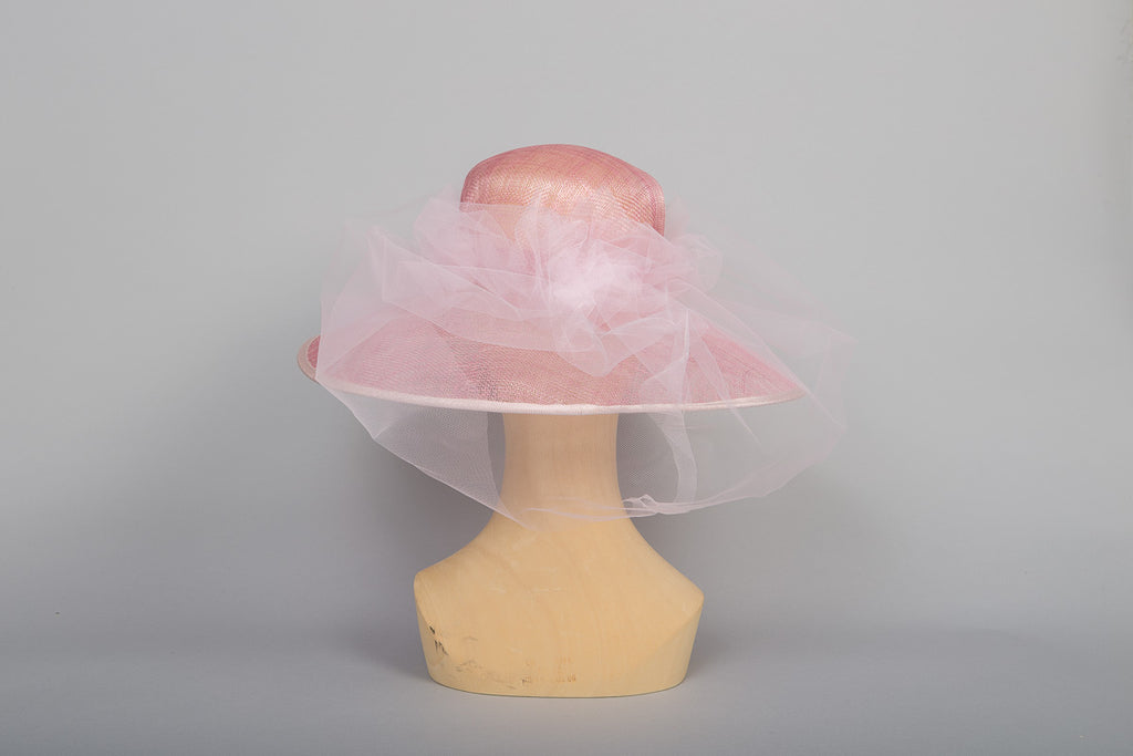 chapeau de cérémonie caroline rose dos