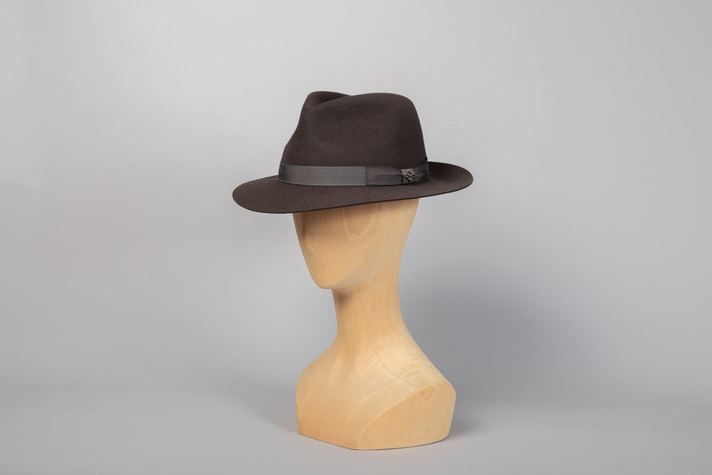 Chapeau Château Margaux feutre taupe packshot 3/4