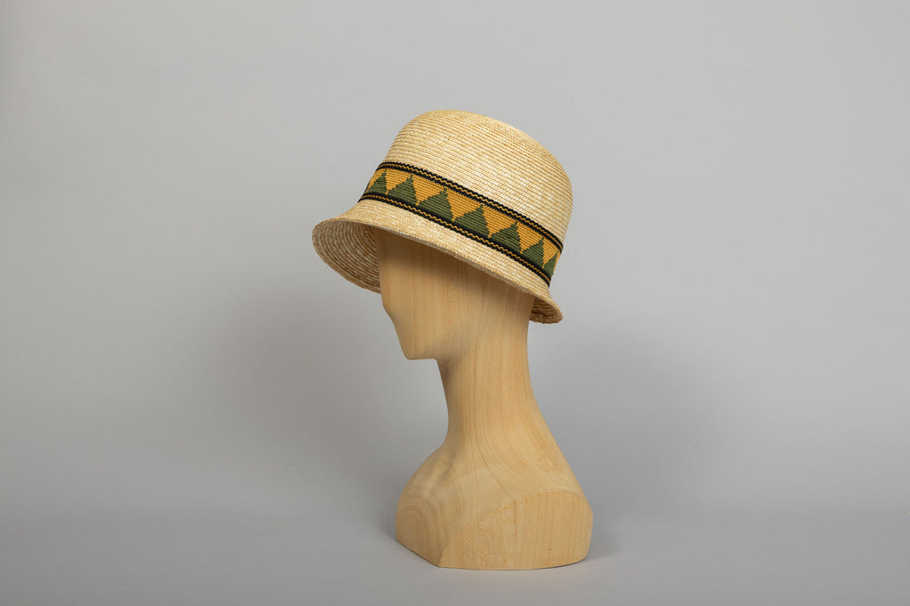 cloche india paille cousue de profil