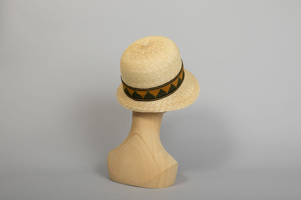 cloche india paille cousue de dos