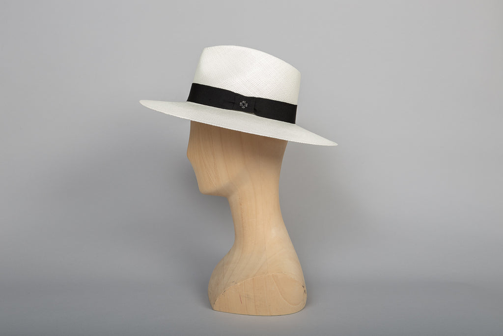 chapeau panama traveller marcello blanc profil