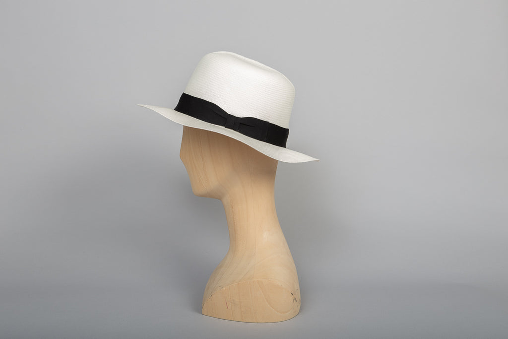 chapeau panama traditional profil