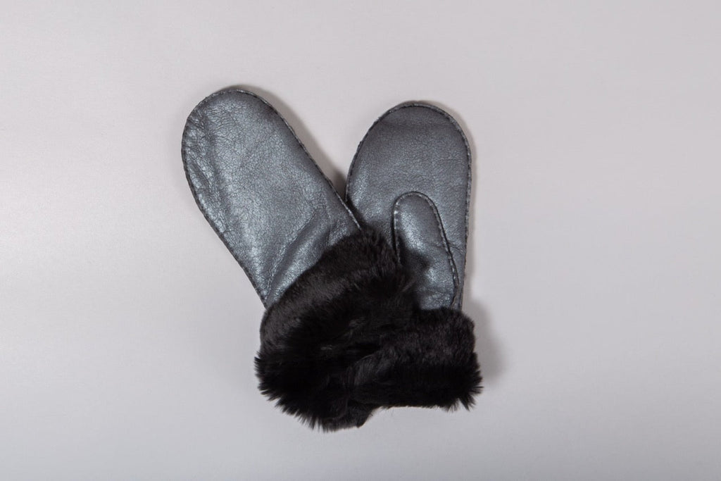 Curly mouffle peau noir bronze packshot