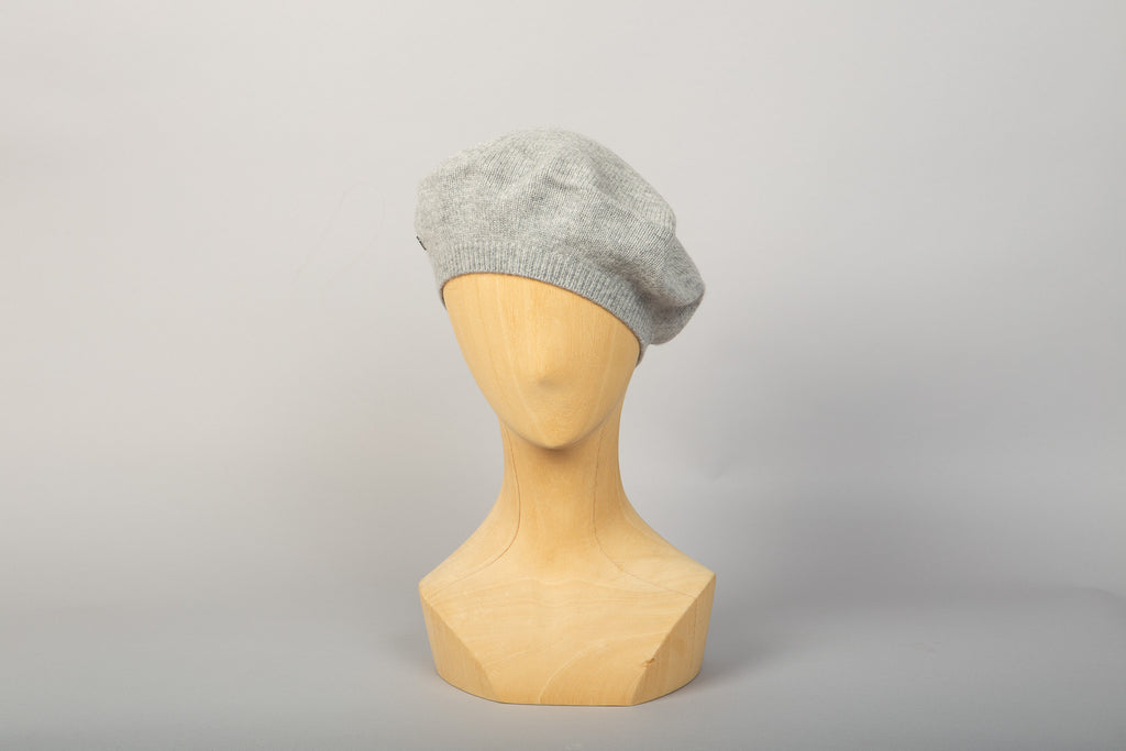 Béret cachemire gris packshot face