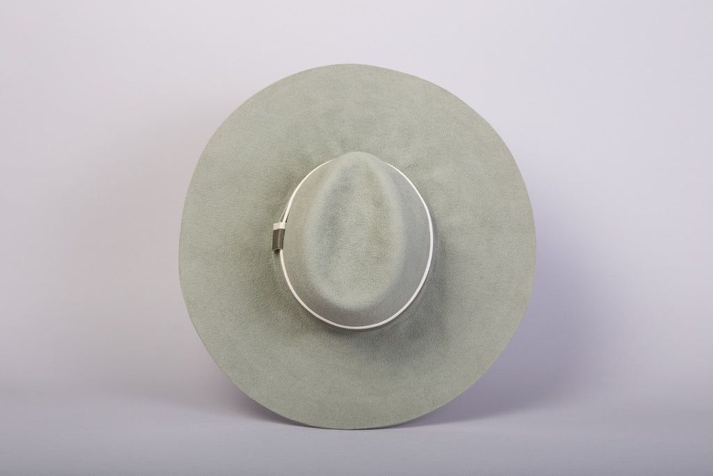 chapeau-capeline-saint-germain-des-pres-courtois-paris