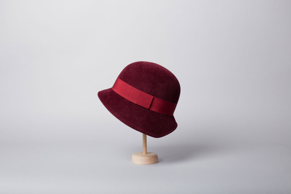 chapeau-feutre-cloche-india-rouge-femme-courtois
