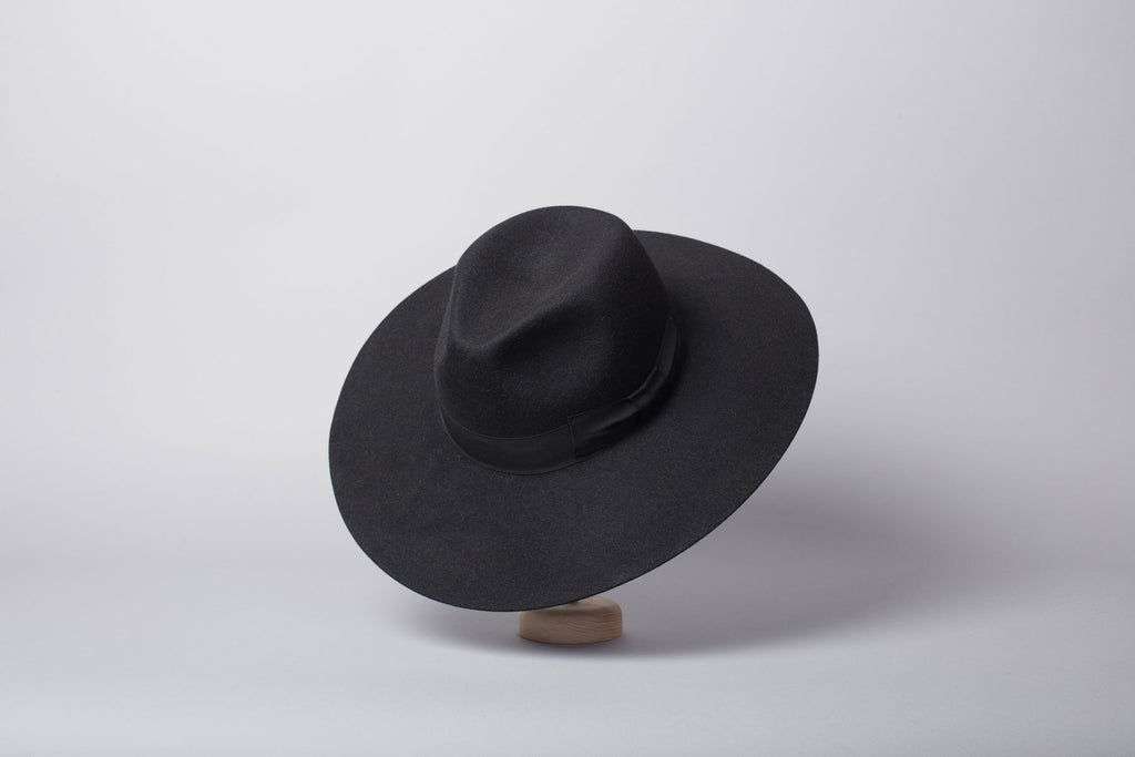 chapeau-capeline-saint-germain-noir-courtois